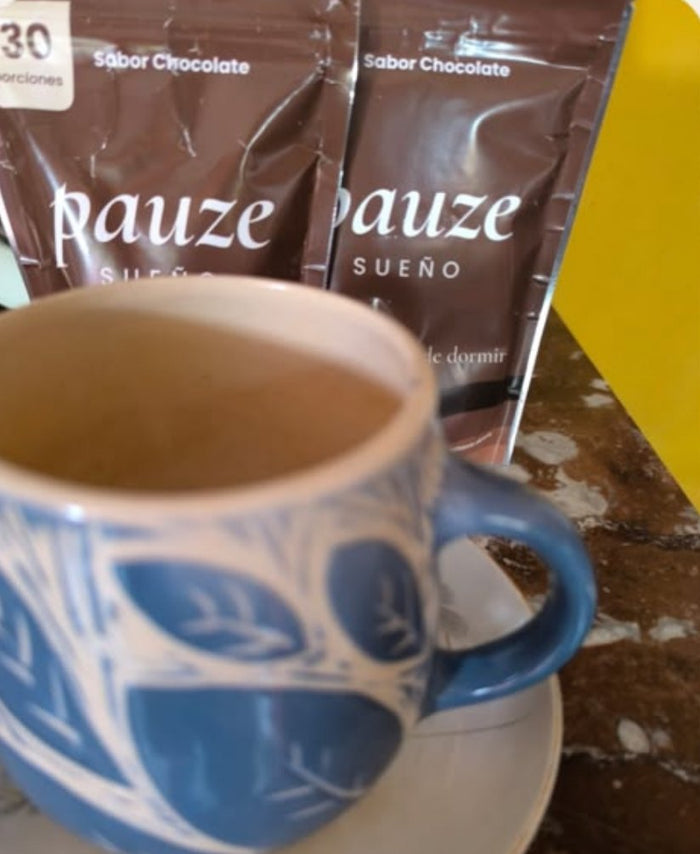Foto de clienta con su taza de PAUZE